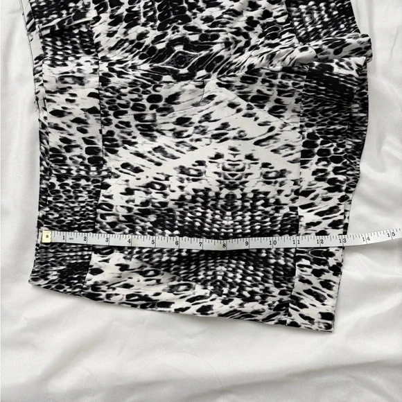 New York & Company Black and White Patterned Shorts and Blue Denim Shorts - Picture 4 of 6